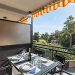 Guesthost - Bright Terrace Near Apartmán