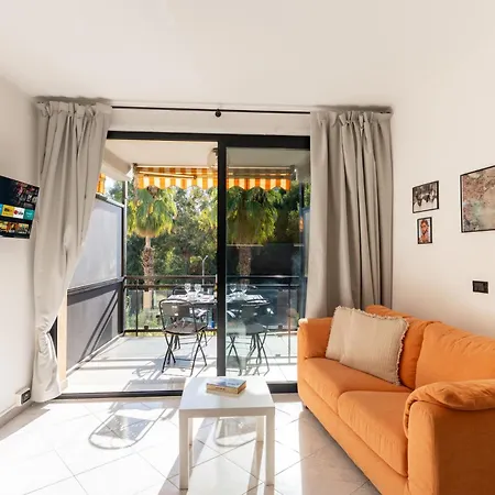 Guesthost - Bright Terrace Near Apartmán Sanremo