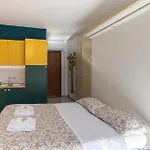 Guesthost - Bright Terrace Near Sanremo