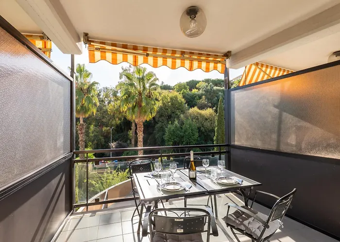 Guesthost - Bright Terrace Near 公寓